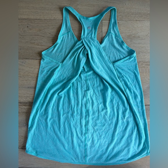 Lululemon Light Blue Flowy Tank with Back Detail - Size 8 - Picture 3 of 3